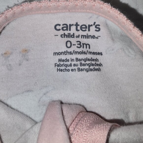 3 longsleeve 1-piece pajama style outfits, 2 are Gerber, 1 Carter, all 0-3 M - Picture 5 of 8